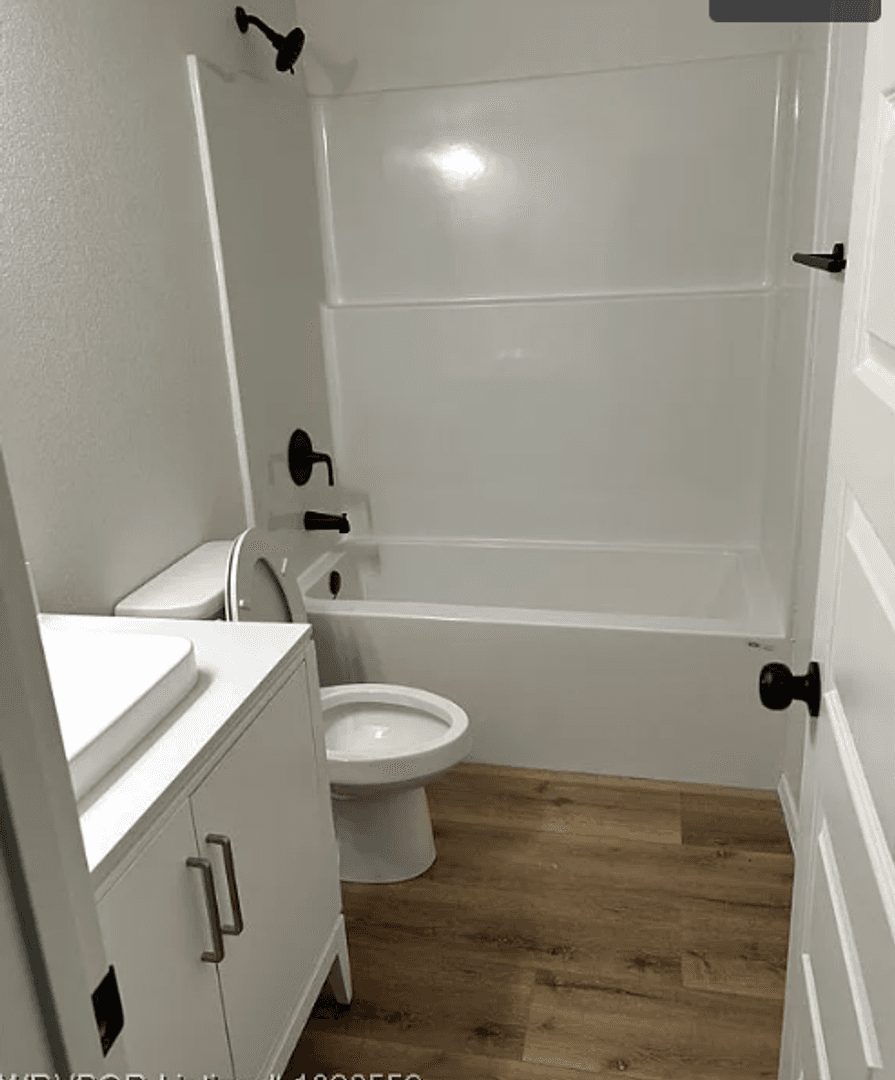 Van Buren Multiplex: 436 Northridge E