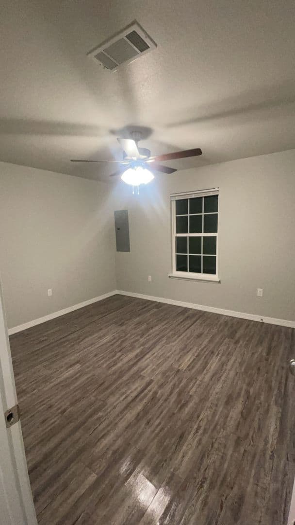 Poteau Apartment: 201 Coggins Street