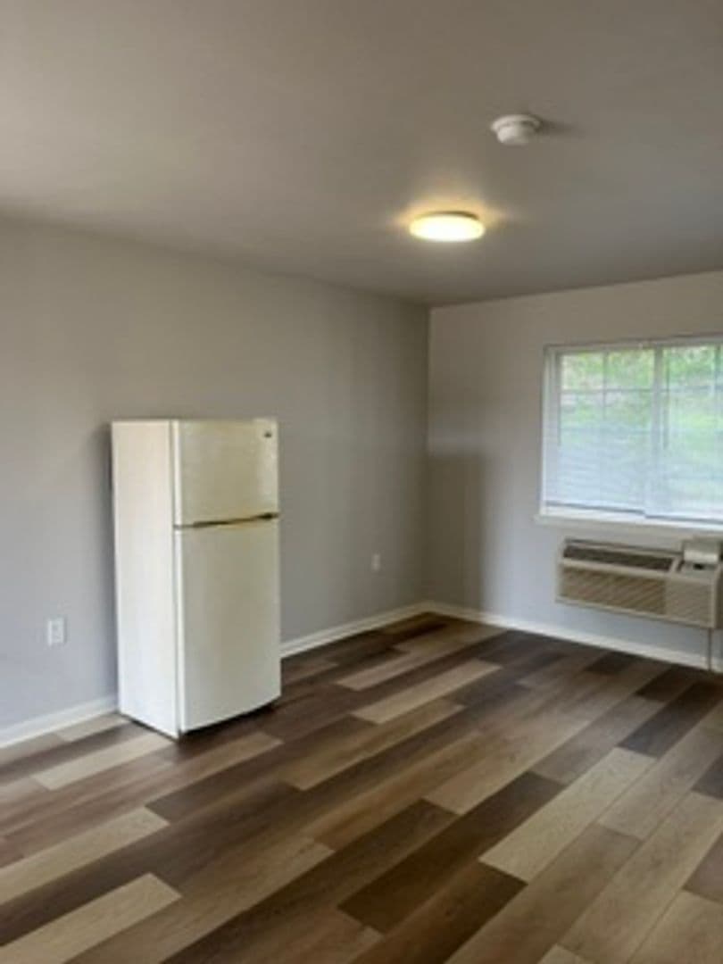 Barling Apartment: 204 Fort Street