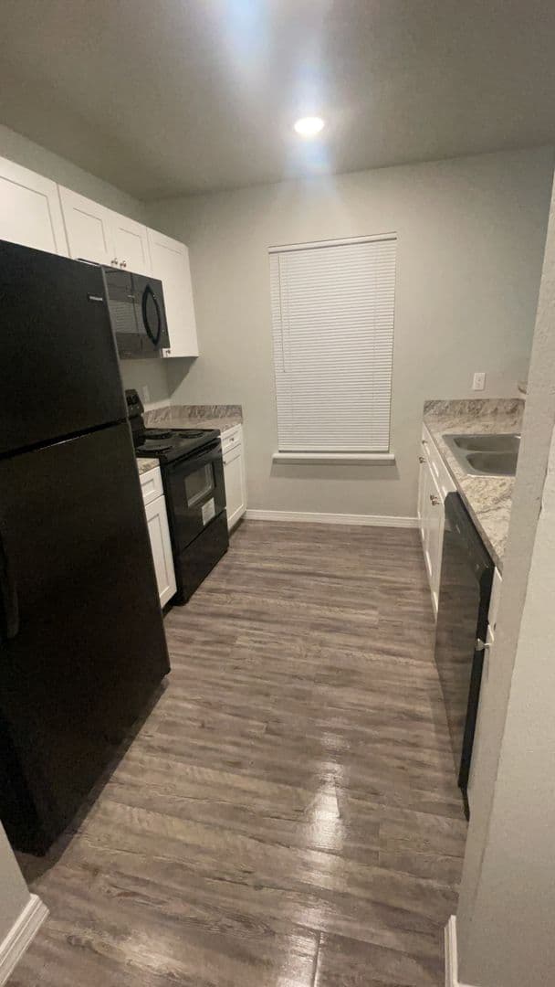 Poteau Apartment: 201 Coggins Street