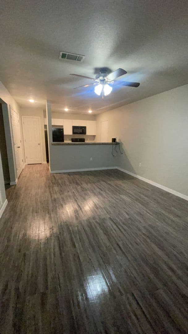 Poteau Apartment: 201 Coggins Street
