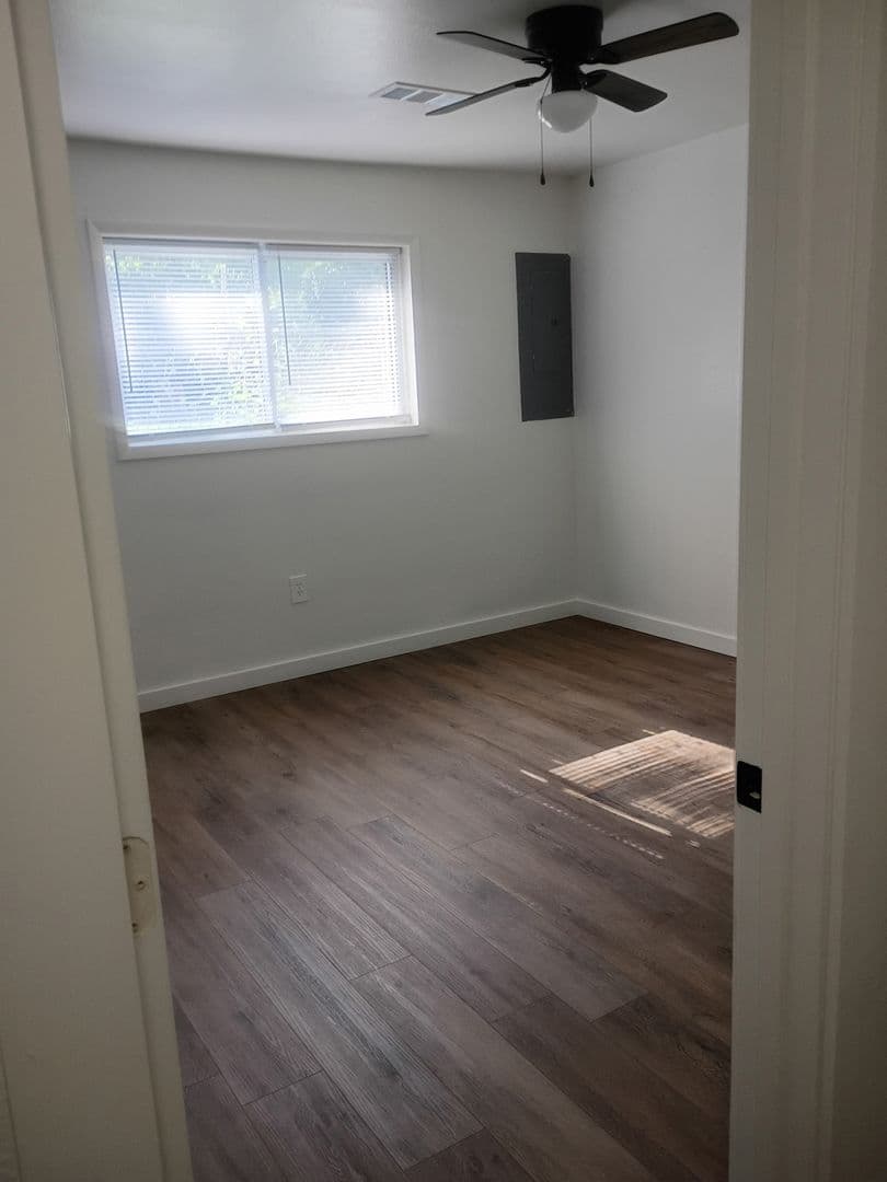 Sallisaw Apartment: 615 W Houser