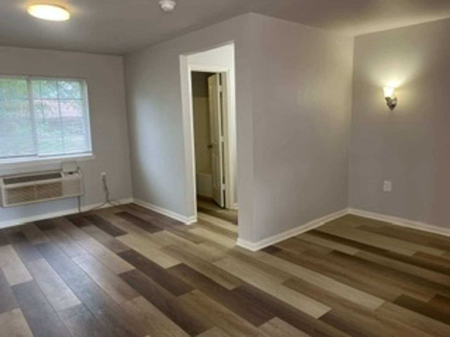 Barling Apartment: 204 Fort Street