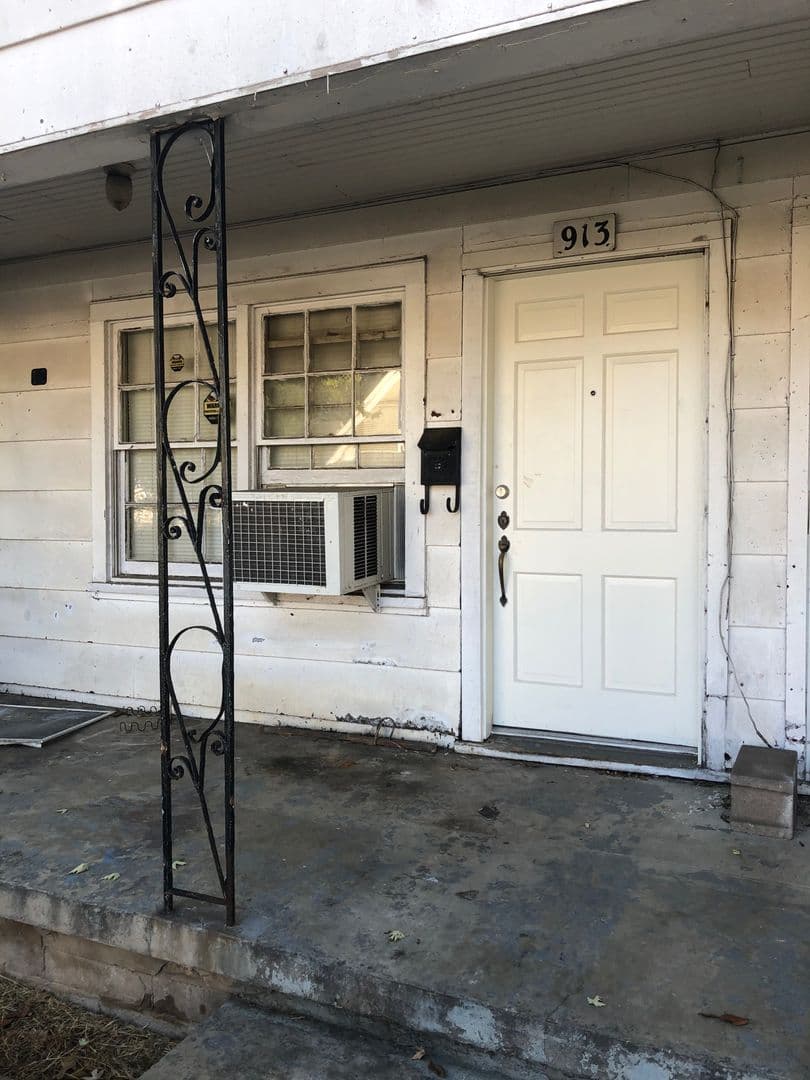 FORT SMITH Apartment: 913-915 SOUTH 22ND