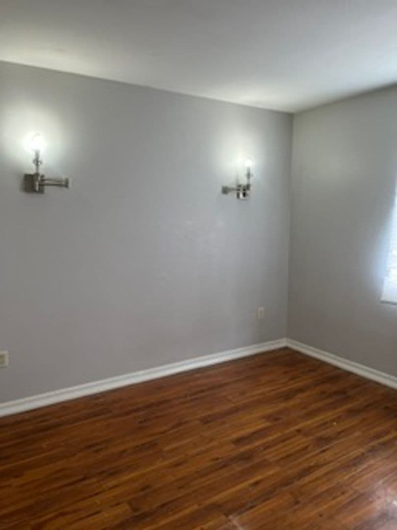 Barling Apartment: 204 Fort Street