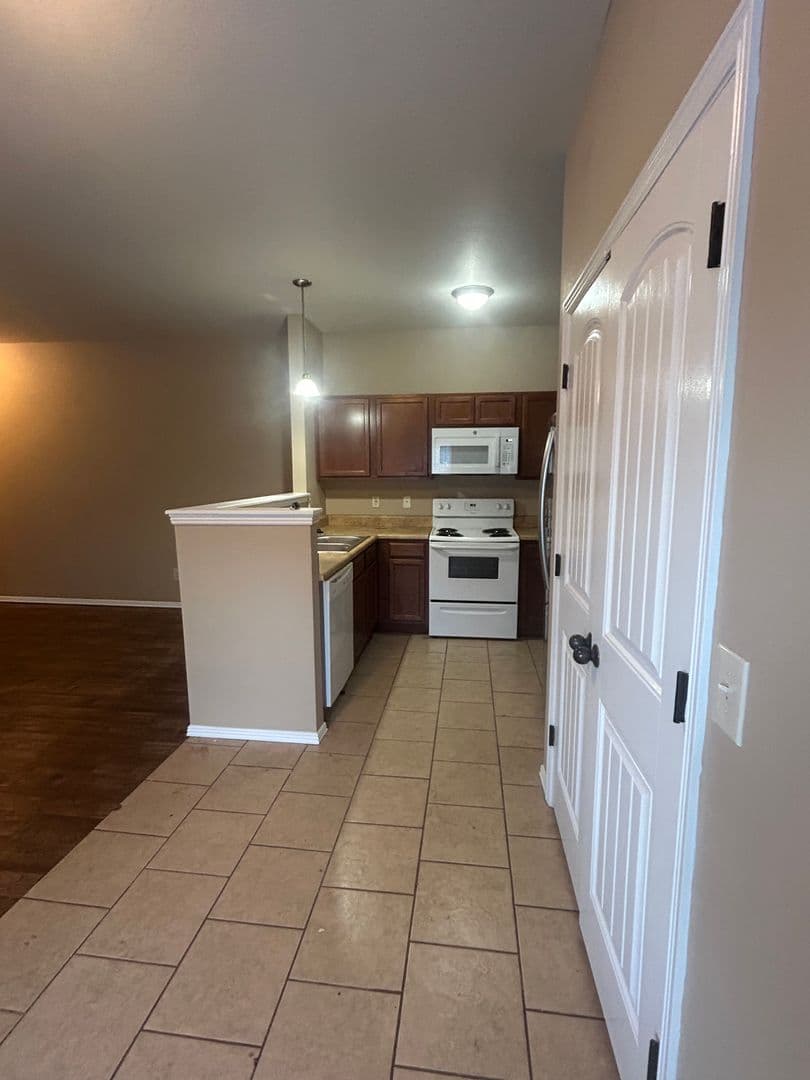 FORT SMITH Apartment: 1616-1706 LEXINGTON