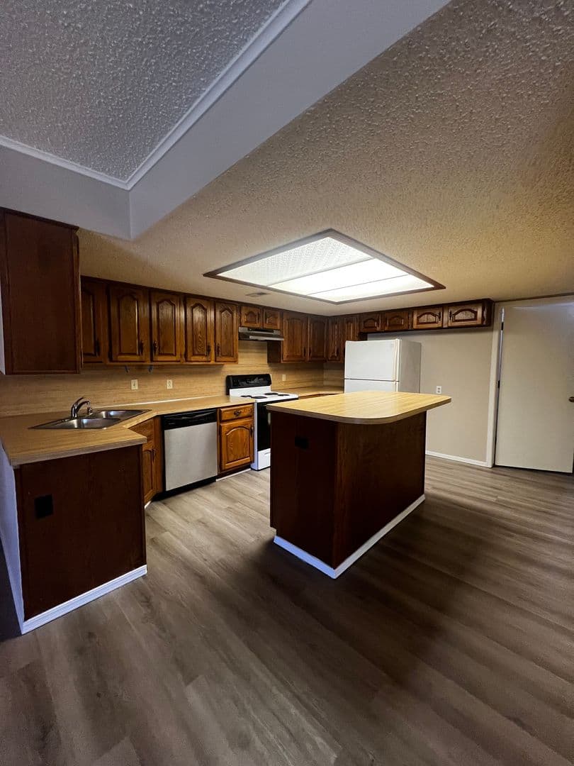 FORT SMITH House: 4800 Skywood Drive