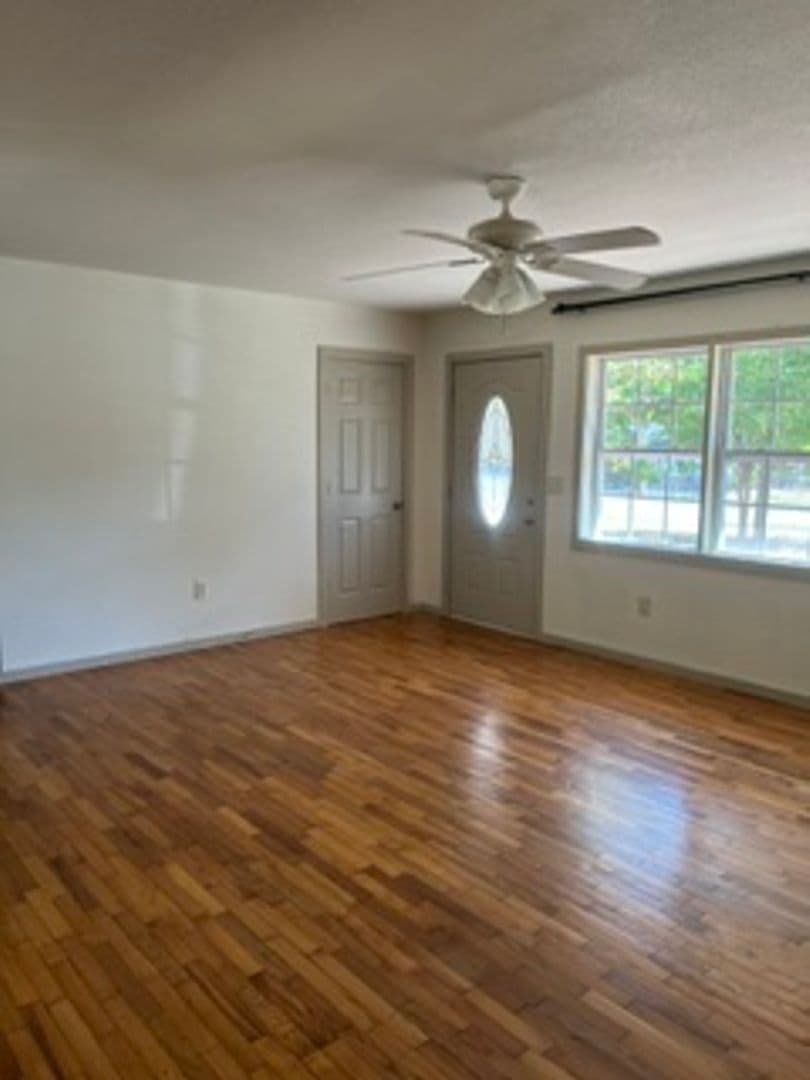 Roland House: 109 Center Drive