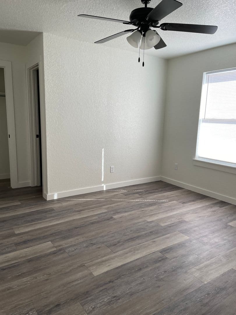 Poteau Apartment: 2880 Central Street