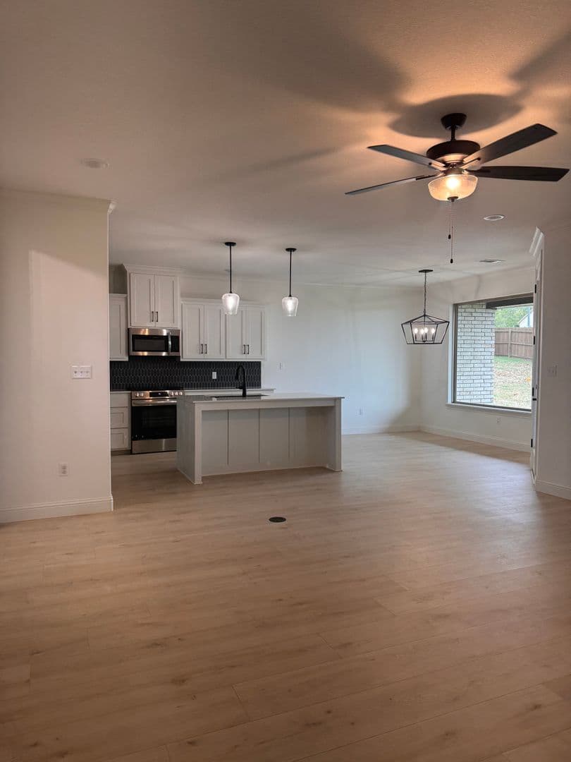 FORT SMITH House: 9103 Wayne Xing