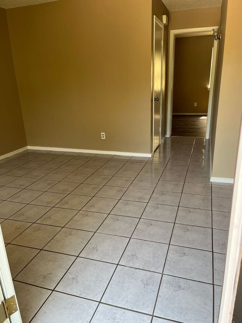 Arkoma Apartment: 425 Main Street