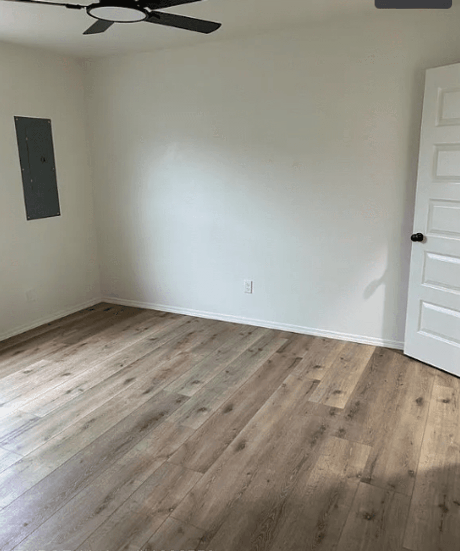 Van Buren Multiplex: 436 Northridge E