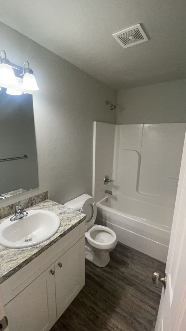 Poteau Apartment: 201 Coggins Street