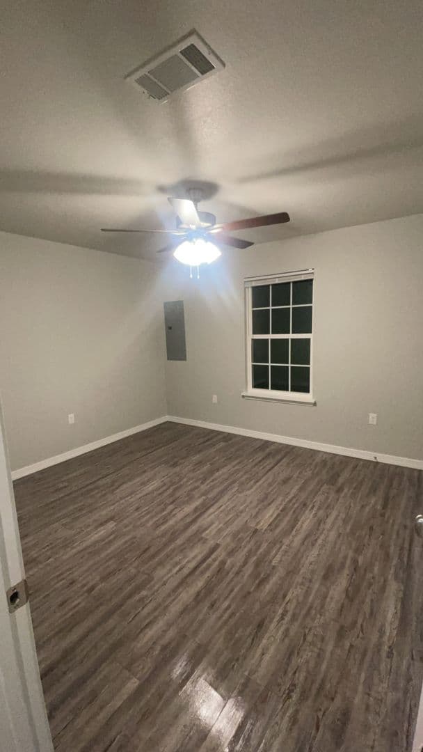 Poteau Apartment: 201 Coggins Street