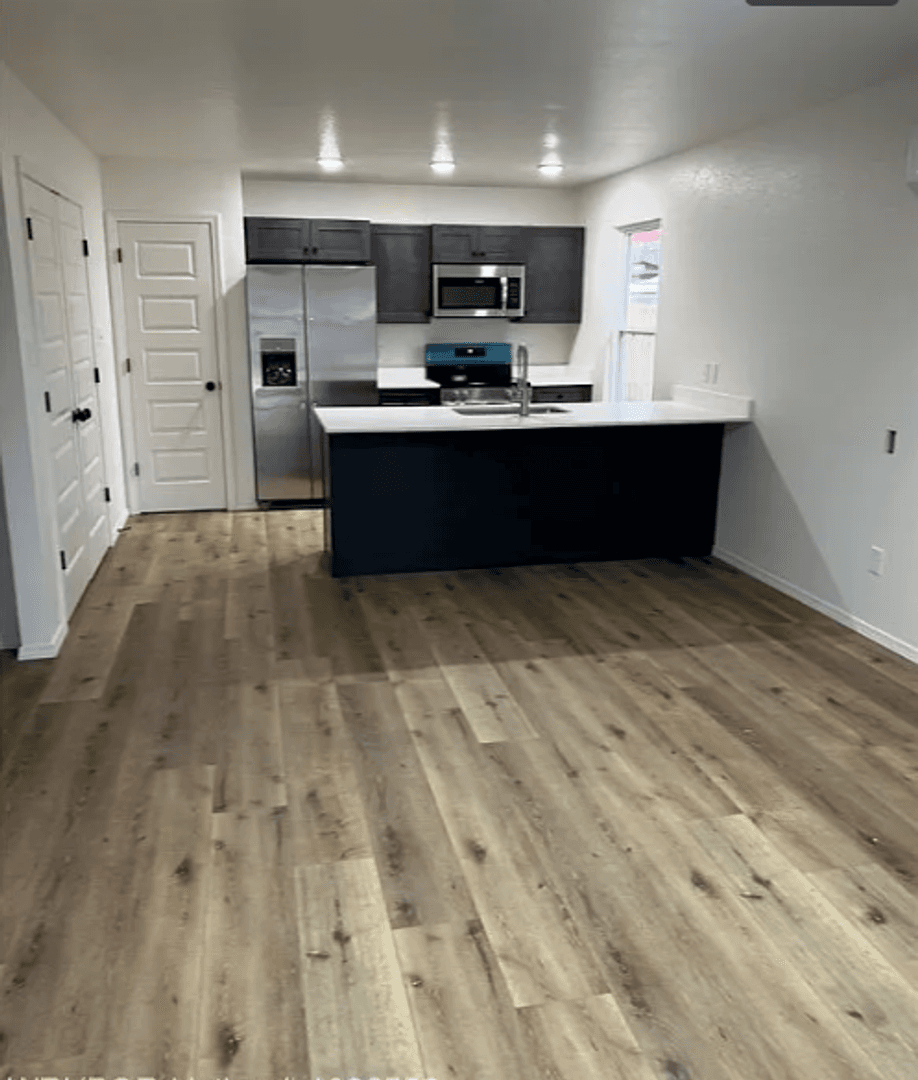 Van Buren Multiplex: 436 Northridge E