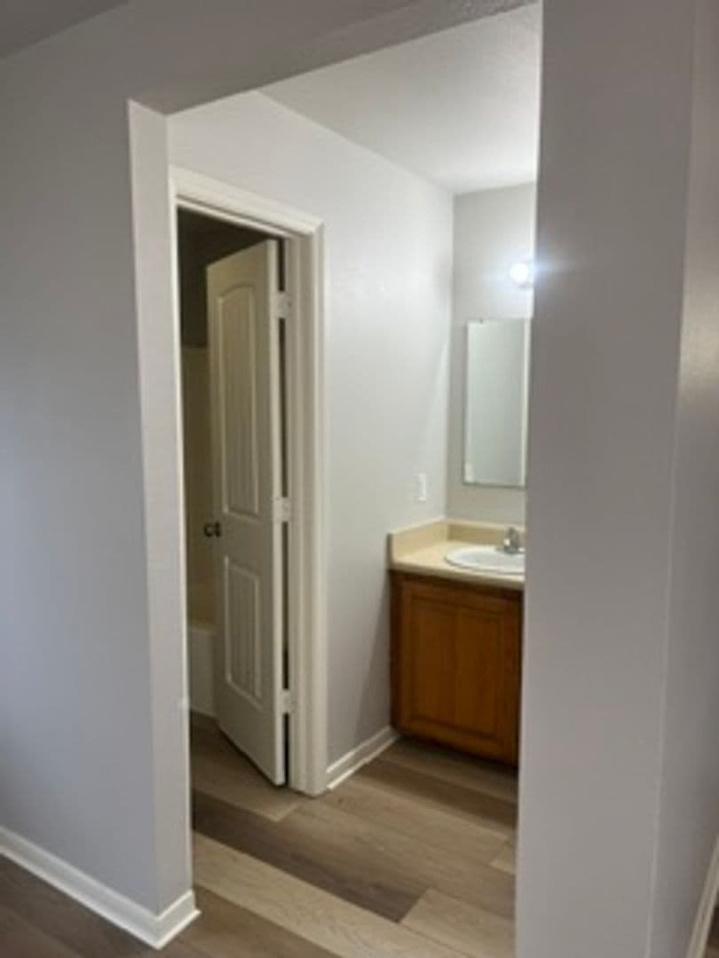 Barling Apartment: 204 Fort Street