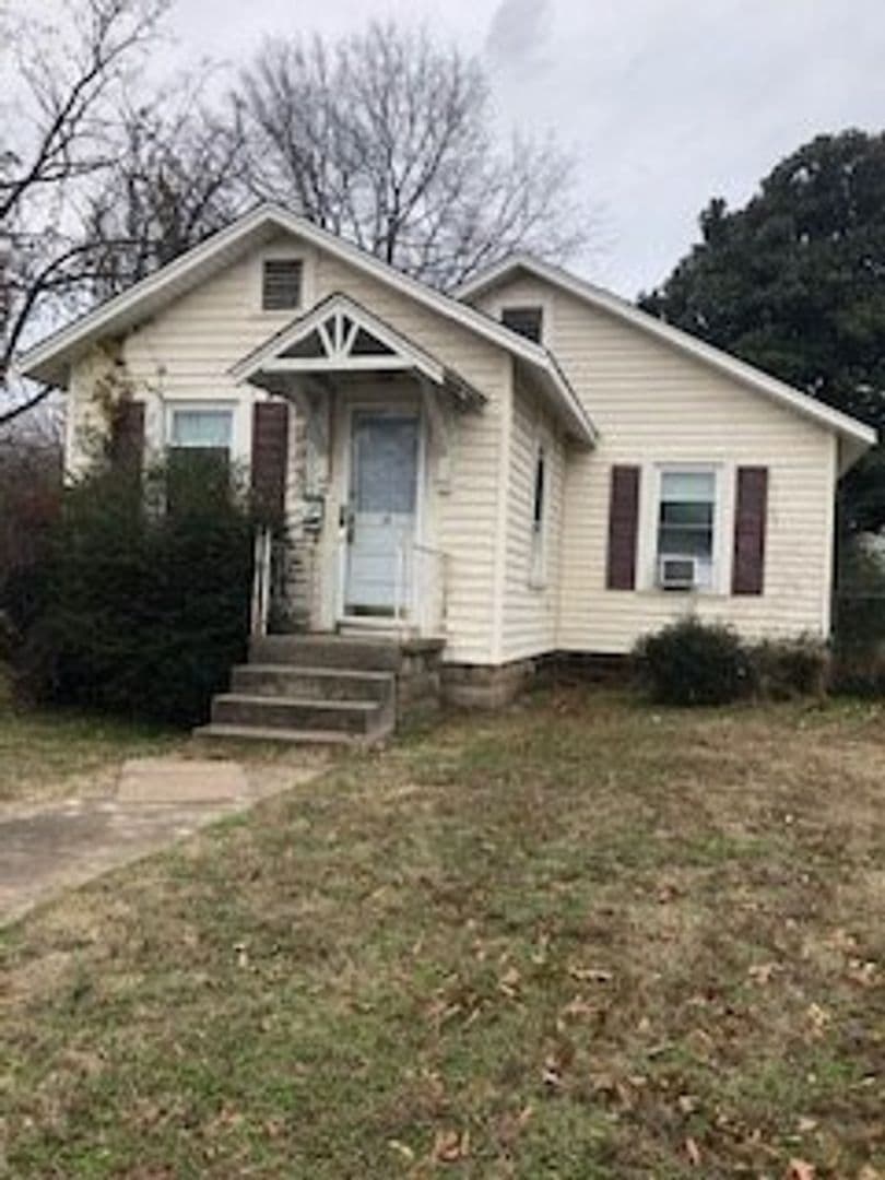 FORT SMITH House: 1701 SOUTH U