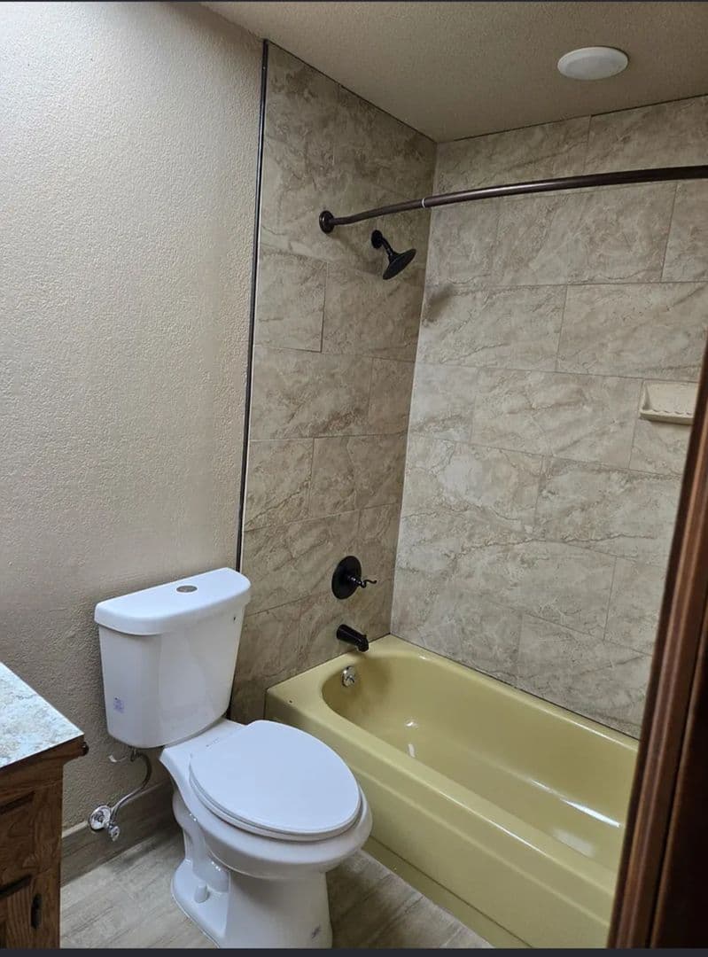 Muldrow Apartment: 901 Ironwood St