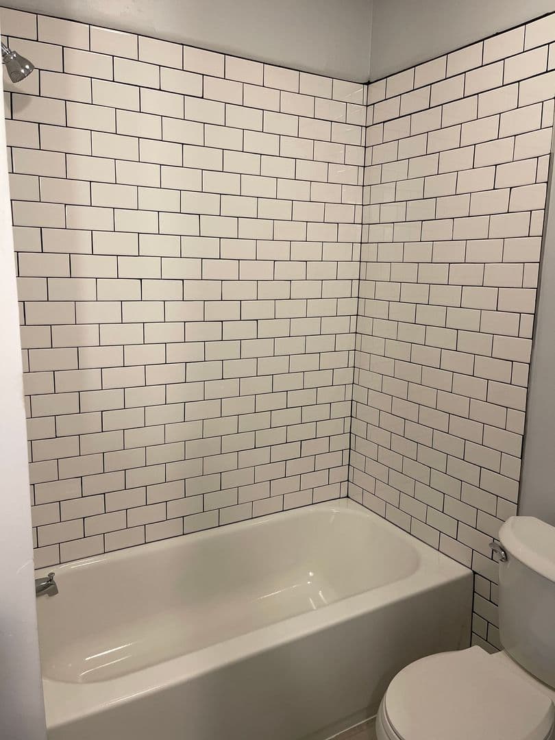 Savannah Apartment: 412 East Duffy Street