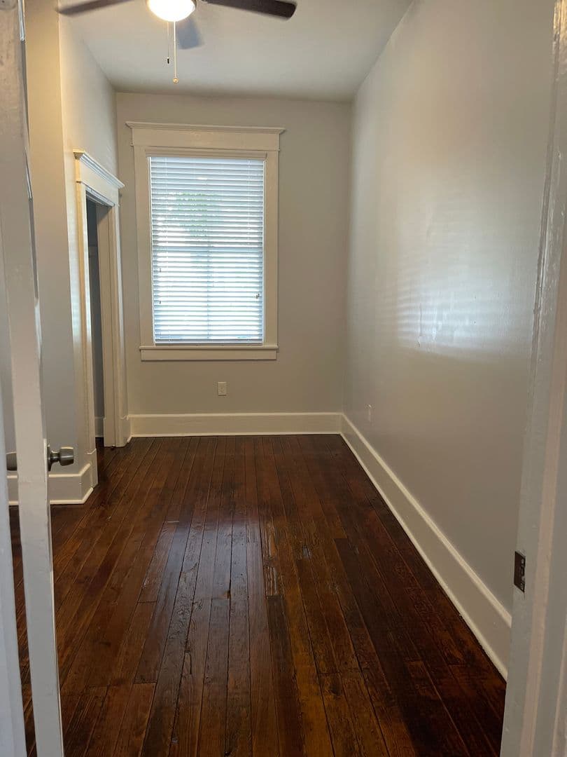 Savannah Apartment: 412 East Duffy Street