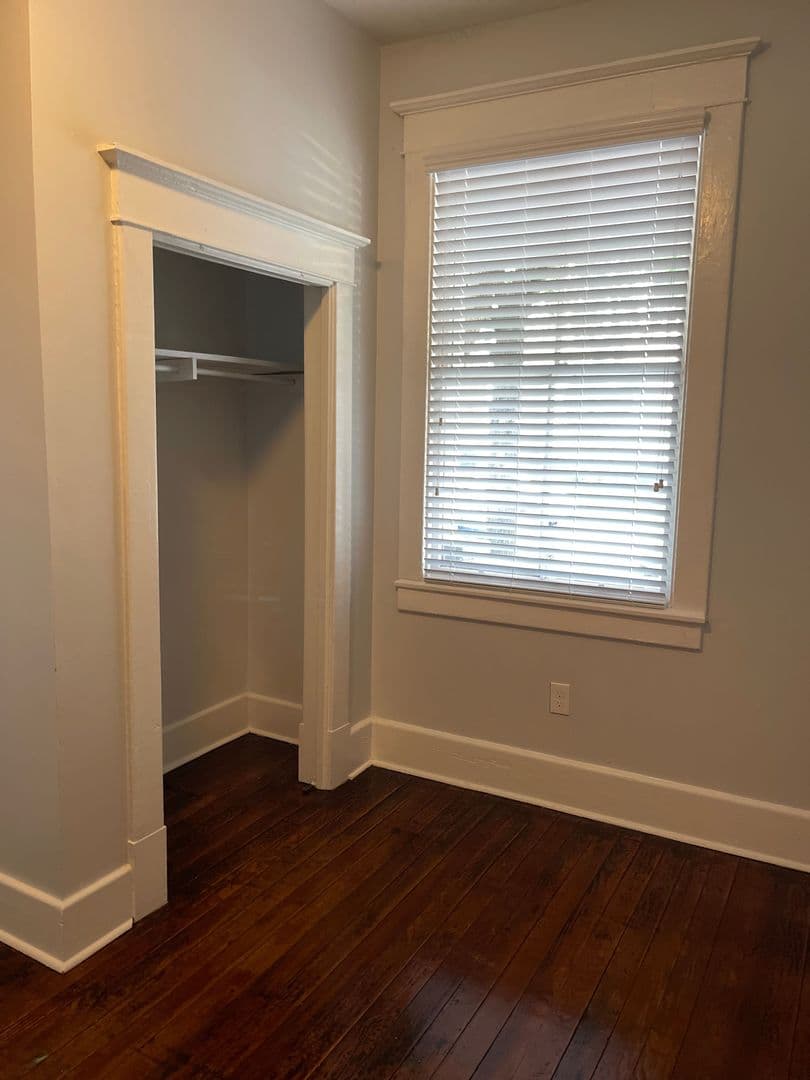 Savannah Apartment: 412 East Duffy Street