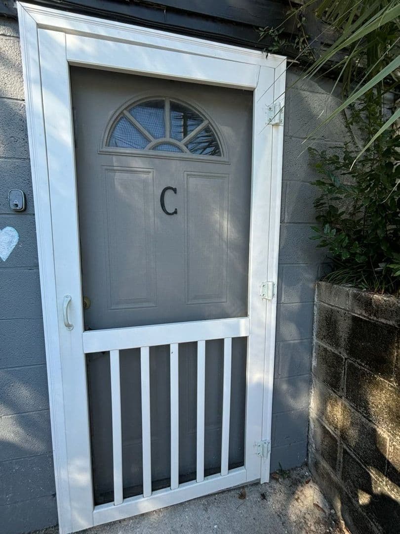Savannah Apartment: 315 E 37th St
