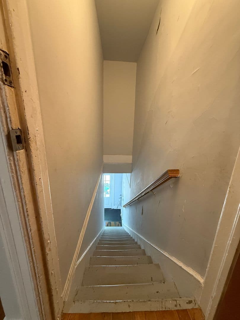 Savannah Apartment: 311 E Duffy St