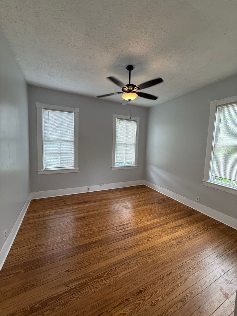 Savannah Apartment: 11-15 E 32nd St