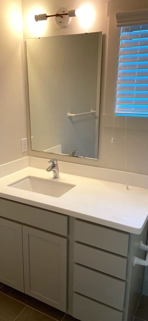 Savannah Apartment: 408 E. 34th St.