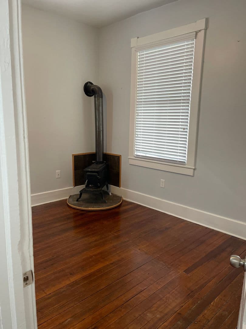 Savannah Apartment: 412 East Duffy Street