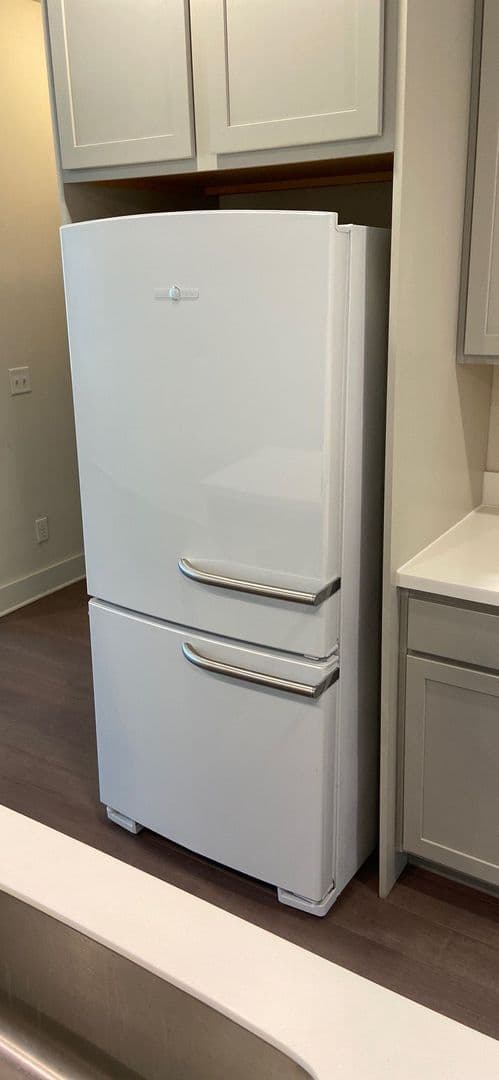 Savannah Apartment: 1716 Habersham St.