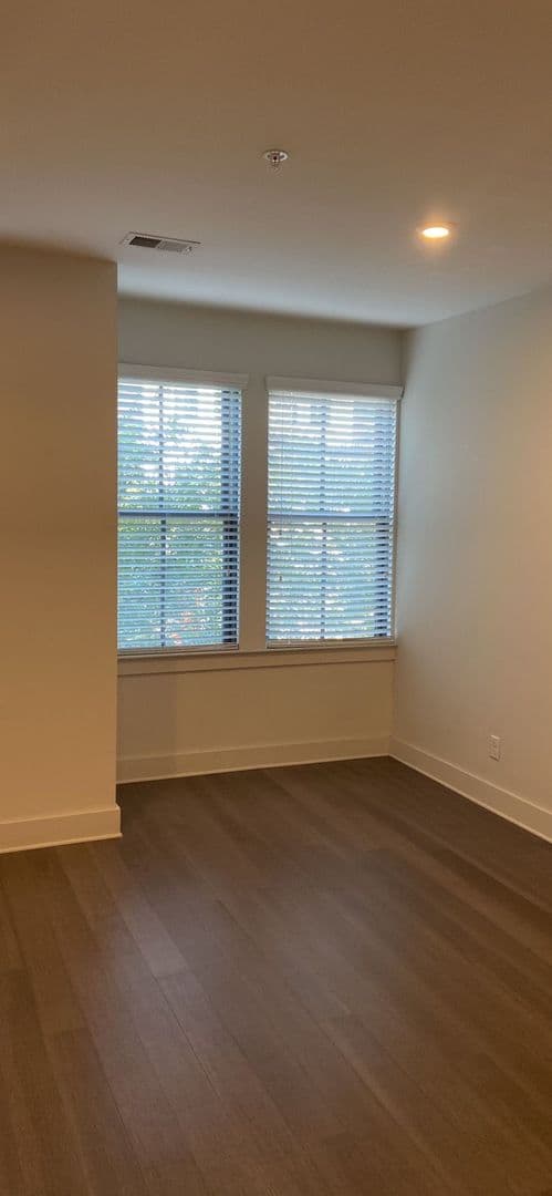 Savannah Apartment: 1716 Habersham St.