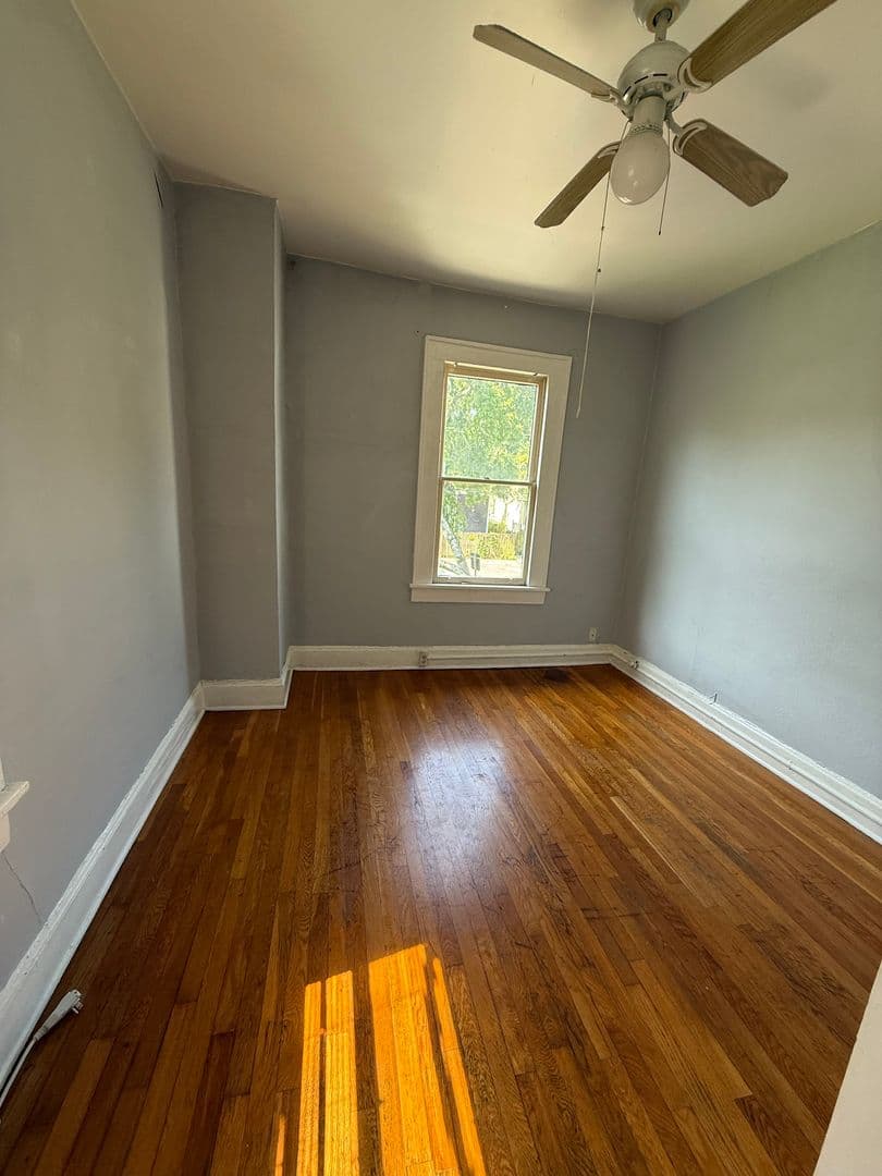 Savannah Apartment: 311 E Duffy St