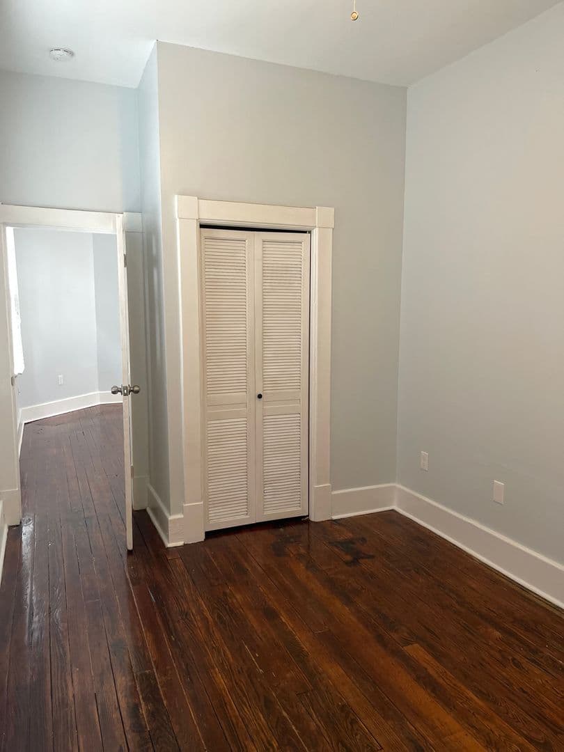 Savannah Apartment: 412 East Duffy Street