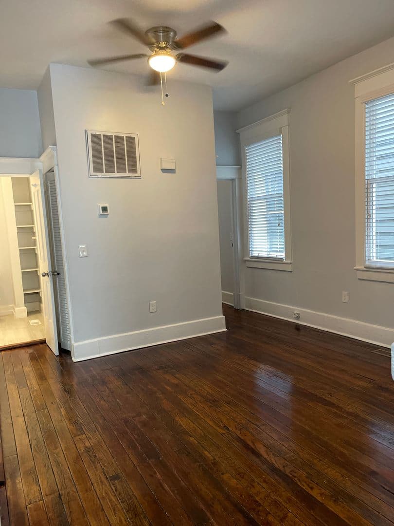 Savannah Apartment: 412 East Duffy Street