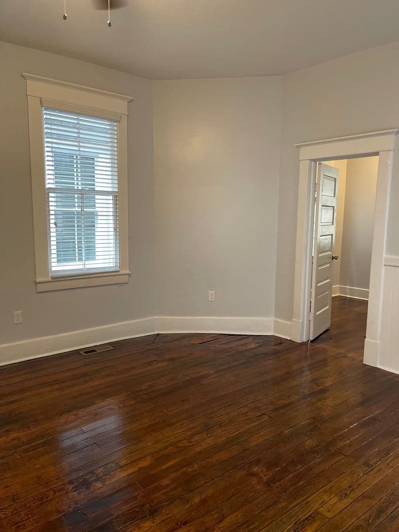 Savannah Apartment: 412 East Duffy Street