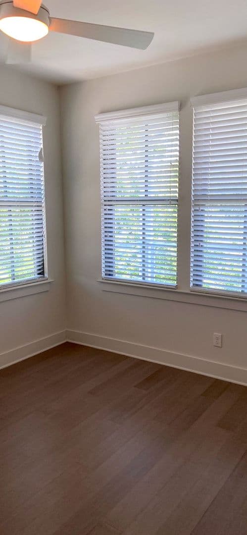 Savannah Apartment: 1716 Habersham St.