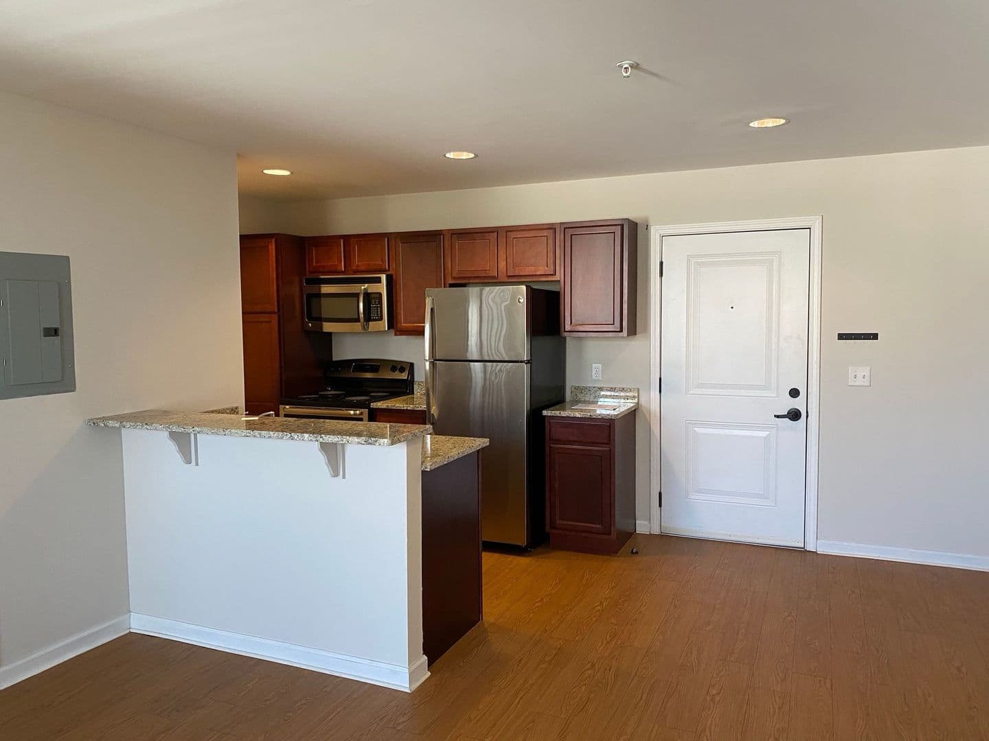 Savannah Apartment: 533 38th Street 203