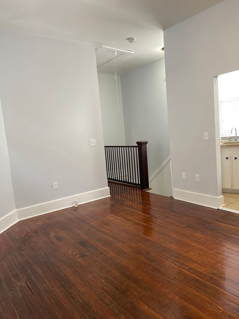 Savannah Apartment: 412 East Duffy Street