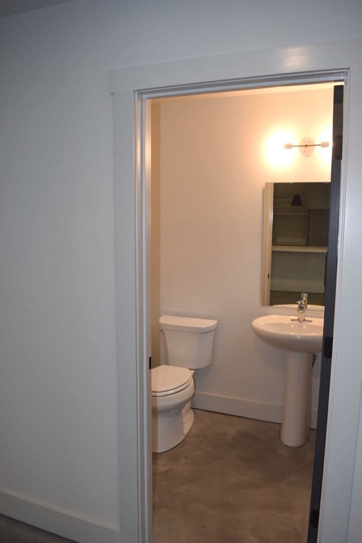 Savannah Apartment: 408 E. 34th St.