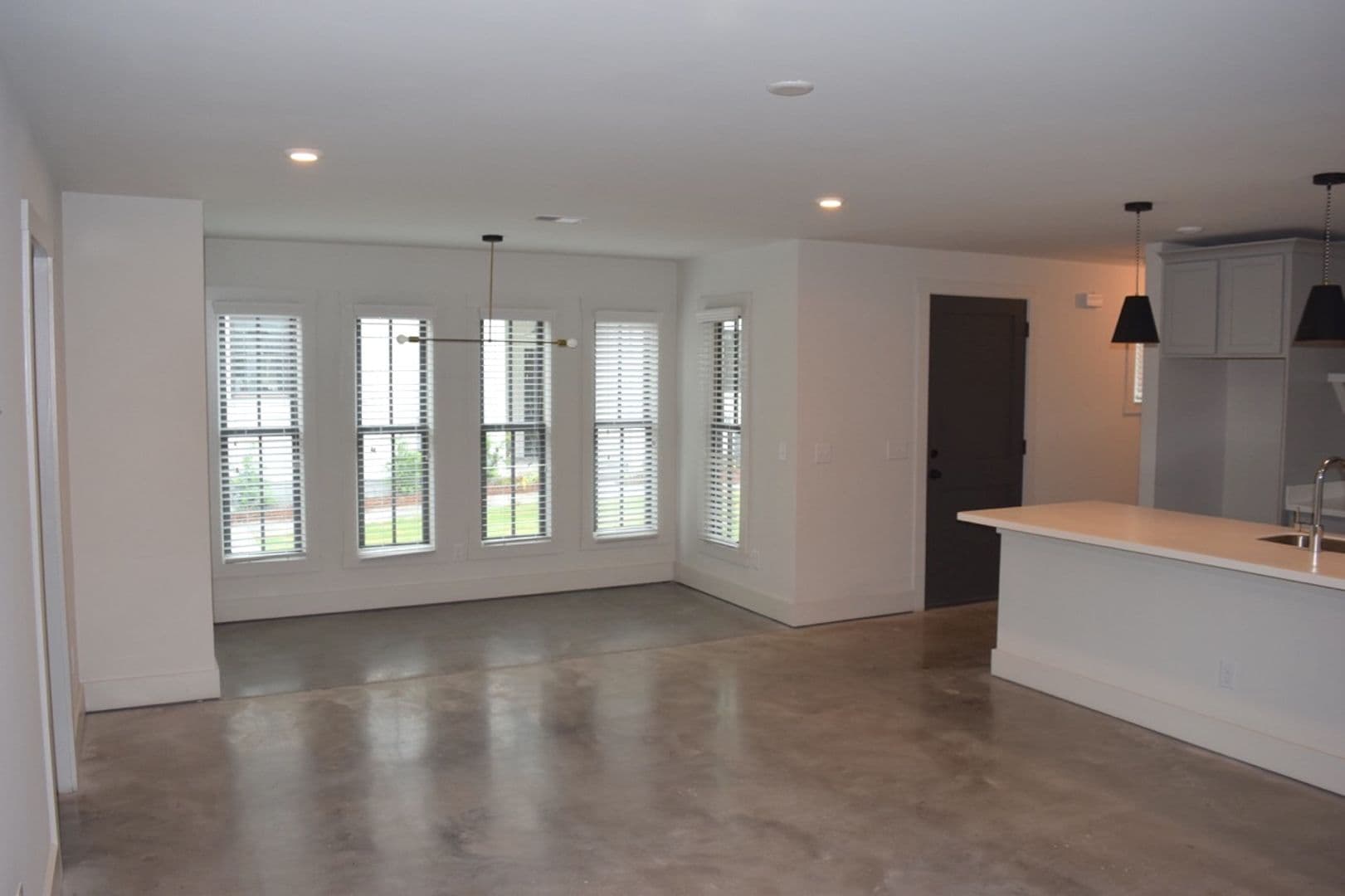 Savannah Apartment: 408 E. 34th St.