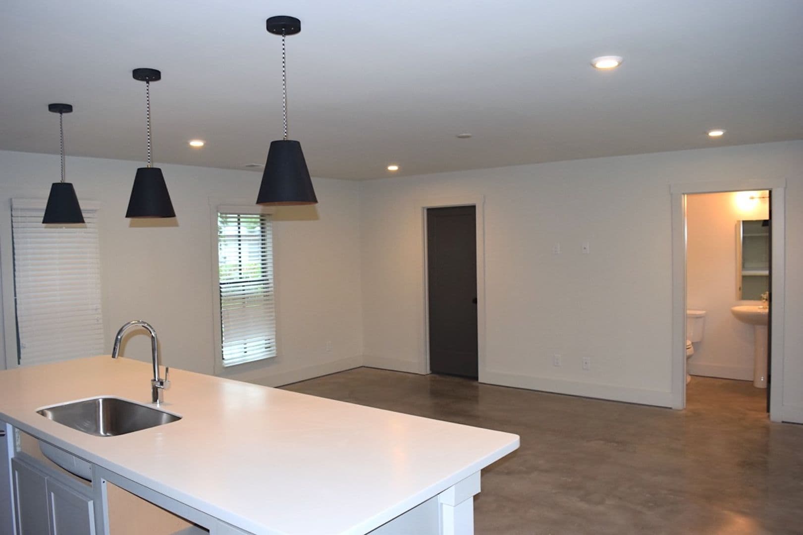 Savannah Apartment: 408 E. 34th St.