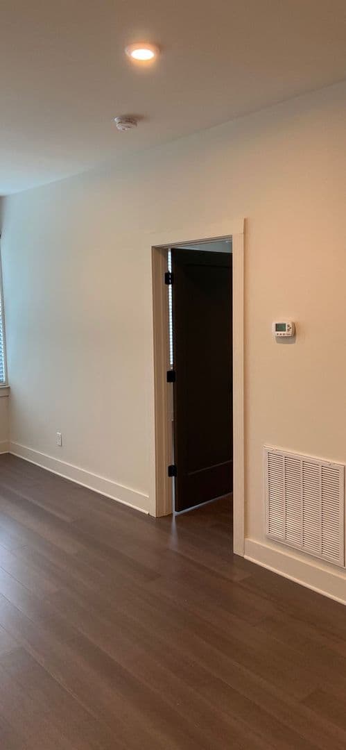 Savannah Apartment: 1716 Habersham St.