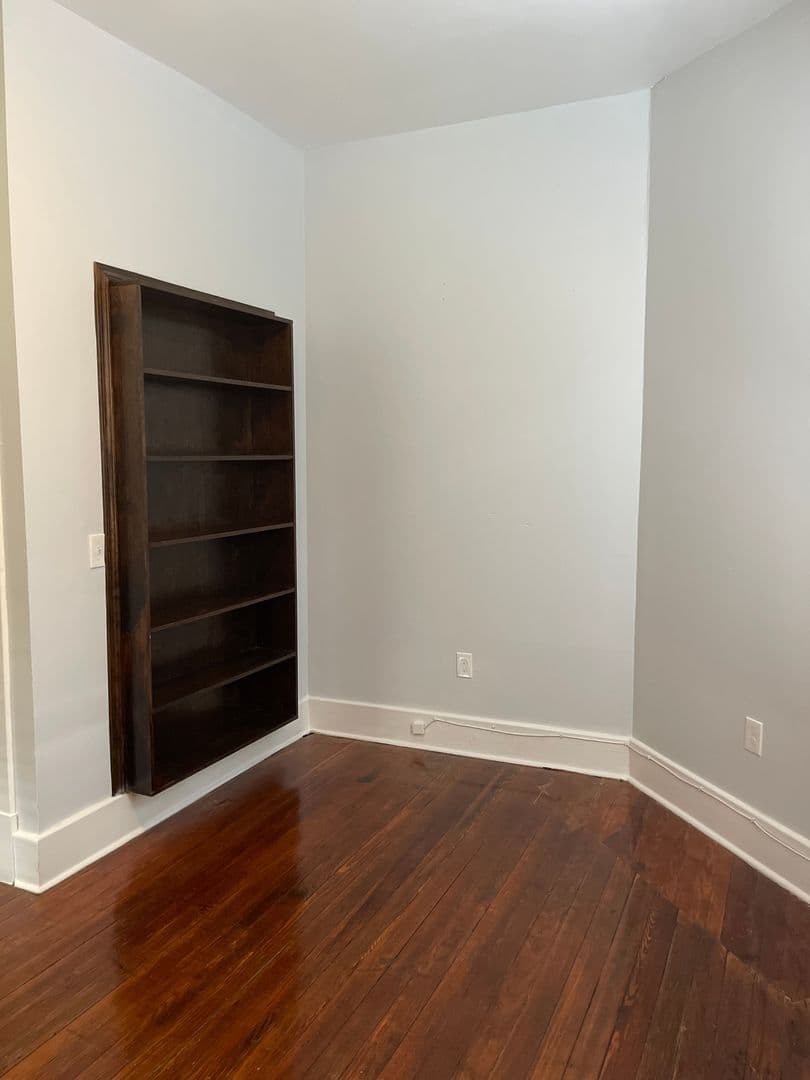 Savannah Apartment: 412 East Duffy Street