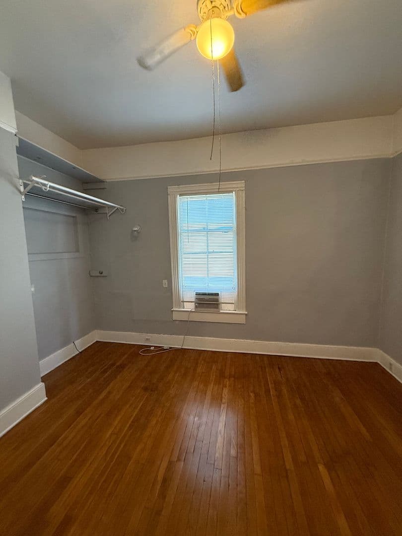 Savannah Apartment: 311 E Duffy St