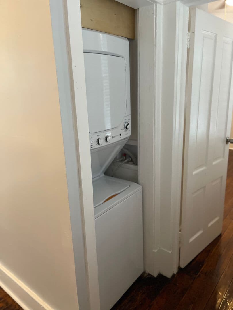 Savannah Apartment: 412 East Duffy Street