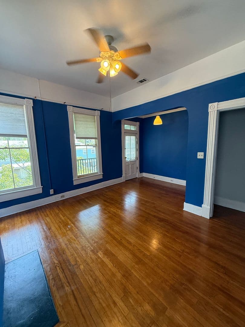 Savannah Apartment: 311 E Duffy St