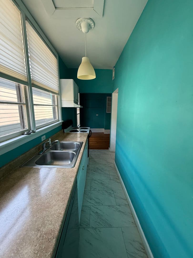 Savannah Apartment: 311 E Duffy St
