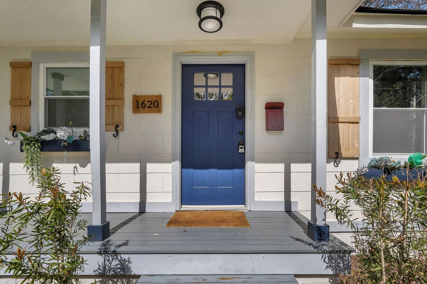 Savannah House: 1620 E 34th Street