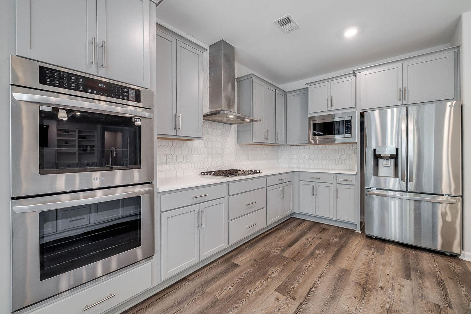 Savannah House: 42 Brookhaven Drive